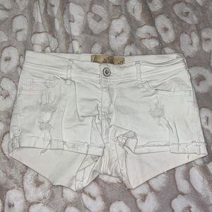 Hollister White jean shorts! Size: 2